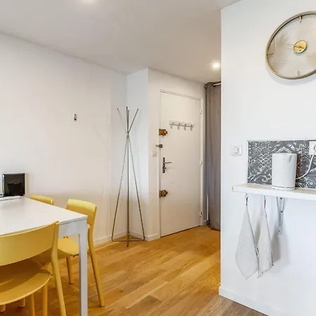 Charming Studio With Seaview Balcony In The Port Of - Welkeys Apartment