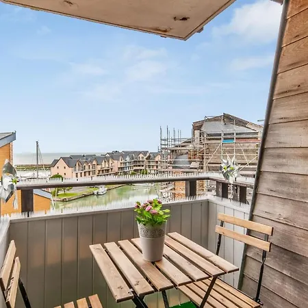 Charming Studio With Seaview Balcony In The Port Of - Welkeys Apartment Deauville
