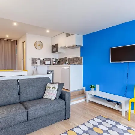 Charming Studio With Seaview Balcony In The Port Of - Welkeys Apartment