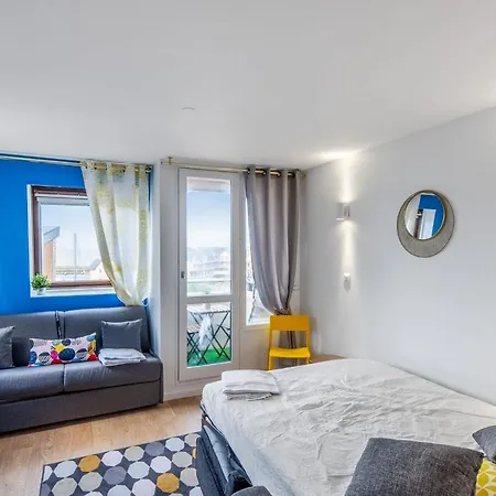 Apartment Charming Studio With Seaview Balcony In The Port Of - Welkeys *